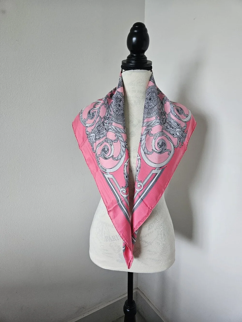 Hermes silk scarf pink / gray 